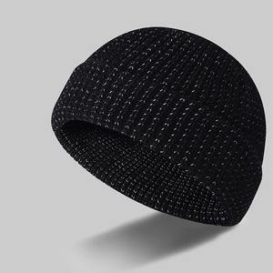 Nouvelle mode hommes laine chaud Double couche bonnets Protection des oreilles Ski chapeau avec velours épaissi pour vêtements de plage - Product Image 3