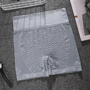 Pantalon serré élastique de yoga d'été respirant personnalisé pour le levage des fesses taille haute vêtements d'extérieur vêtements de yoga de sport shorts trois points - Product Image 3