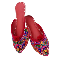 Fourniture directe du Pakistan en cuir véritable chaussures pour femmes Khussa sandales appartements indien Punjabi Khussa Jutti pour mariage et fêtes