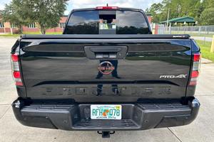Nissan Frontier PRO-4X Crew Cab 4x4 2023 Usada Premium, Motor V6 de 310 hp, Paquete Pro Premium - Product Image 3