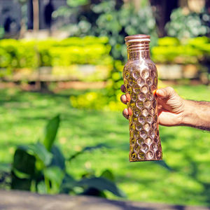 Botellas de cobre de nuevo diseño con diferentes acabados 900-950 ml Capacidad de agua Botella de cobre martillado con diamante - Product Image 5