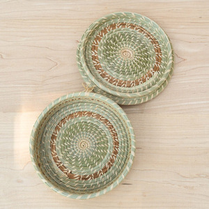 Boîtes de rangement à couvercle en paille de raphia Boîte cadeau ronde circulaire écologique avec poignée pour femmes et hommes - Product Image 3