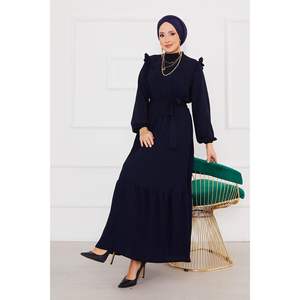 Robe Hijab plissée bleu marine aux épaules volantées Tenue de soirée modeste - Product Image 1