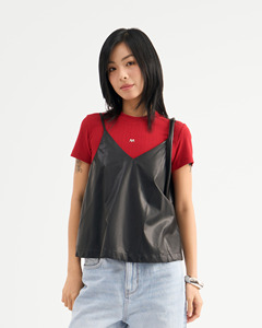 เสื้อกล้ามผู้หญิงคุณภาพสูง ผ้าหนัง PU คอวี ทรงลำลอง ไม่มีลาย ผ้าไม่ทอ ระบายอากาศได้ดี ผลิตตามแบบ OEM จากเวียดนาม - Product Image 1