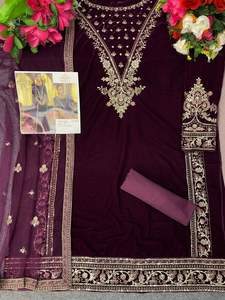 Filet lourd exclusivement tendance avec séquence de broderie Costume Salwar pakistanais disponible à un prix abordable - Product Image 4