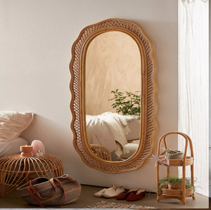 Miroir ovale pleine longueur en rotin ondulé avec tissage naturel pour une ambiance bohème ou côtière, disponible à prix de gros. - Product Image 1