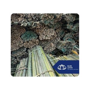 Poteau en bambou à fentes très demandé pour projets de construction artisanale, de charpente et de soutien – Origine Vietnam - Product Image 1