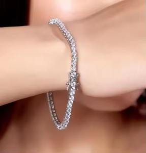 Bracelet de tennis en moissanite cultivé en laboratoire 5.0 TCT pour femme Bracelet en diamant de 3.00mm en argent 925 or 14kt Bracelet élégant - Product Image 5