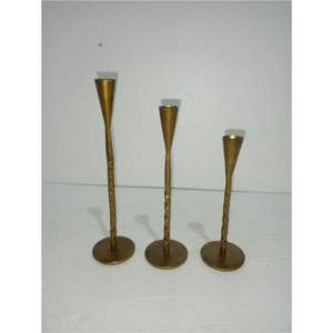 Support de bougie en métal doré vintage en gros - Bougeoirs hauts pour bougies coniques pour les événements de mariage et la décoration d'hôtel, supports de centre de table - Product Image 1