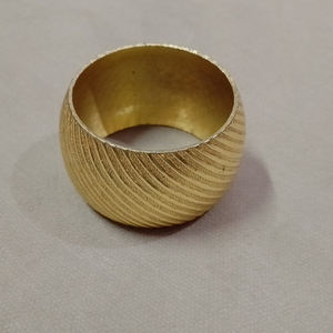 Ensemble de ronds à serviette en résine multicolore de la meilleure conception Vaisselle multiforme pour la maison et le restaurant Cuisine Nouveau style de vaisselle - Product Image 3