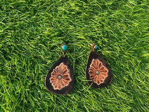 Nouvelle arrivée Style occidental usiné à la main sculpture boucles d'oreilles en cuir femmes mignon à la mode larme boucle d'oreille en cuir usiné bijoux de mode - Product Image 6