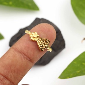 Anillo Vermeil Eternity de Plata de Ley 925 Chapado en Oro de 18K Hecho a Mano Minimalista Martillado Hojas de Flores Texturizadas para Fiestas - Product Image 1