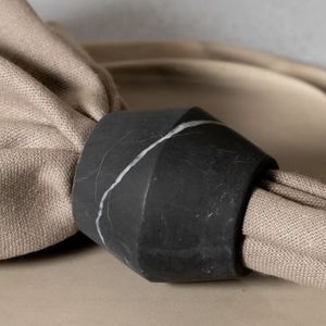 Nouveauté : Anneau de serviette en marbre à finition lisse pour une présentation de table élégante, ajoutant de la sophistication à la table - Product Image 6