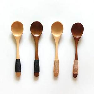 Cuillère en bois artisanale de qualité supérieure au design unique Cuillère en bois naturel pour fête et restauration de l'exportateur indien - Product Image 6