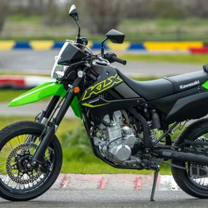 NOUVEAU FAV 2025 KLX 300SM Nouvelle moto Supermotard Prête à être expédiée dans le monde entier - Product Image 1
