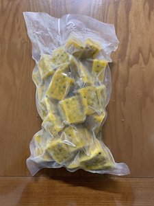 Cubos de fruta de la Pasión congelada Ingrediente de fruta IQF de calidad superior sin semillas naturales para necesidades de procesamiento y fabricación - Product Image 3