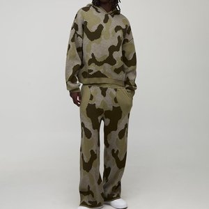 Logo tricoté personnalisé en gros à la mode pour hommes survêtement Streetwear survêtements très exigeants pour l'hiver ensembles personnalisés respirants - Product Image 1
