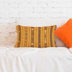 Coussin imprimé Kilim fait main : Confort moderne rencontre un design traditionnel, uniquement la housse - Product Image 5