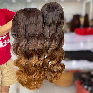 Maravillosas pelucas de pelo vietnamita Hum Color degradado de textura ondulada grande para mujeres negras - Product Image 2