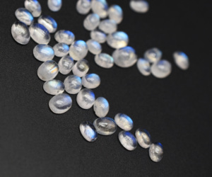 Cabujones de piedras preciosas calibradas ovaladas de piedra lunar arcoíris Natural parte posterior plana 5X3mm a 30X20mm tamaños piedra lunar azul - Product Image 6