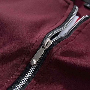 Vente en gros de vestes personnalisées pour hommes manteau décontracté à la mode vêtements de sport de plein air blousons bomber pour hommes de baseball vêtements de rue en satin de polyester - Product Image 6