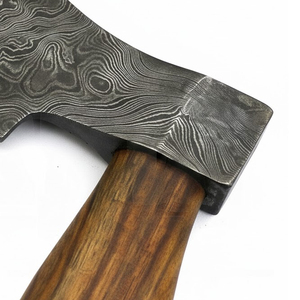 Hachas de Acero de Damasco Hechas a Mano con un Patrón de Acero Único y un Mango Cómodo para Colección y Regalo, Hachas de Grado Profesional - Product Image 5