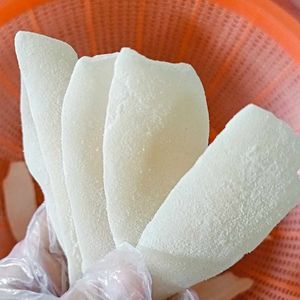 Chips de carne de coco seca de primera calidad de Vietnam País de coco Delicioso aperitivo vegano Ingrediente natural para postres Bebidas - Product Image 6