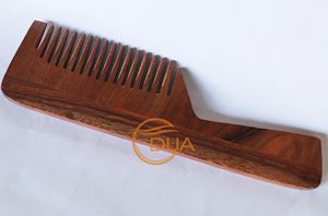 Peine común de madera Sheesham hecho a mano con mango para desenredar el cabello y el cuero cabelludo - Product Image 2
