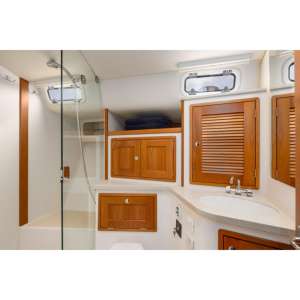 Lancha Motora Usada Mjm 53z 2020, Casco de Fibra de Vidrio, Motor a Gasolina, 10.5m - Product Image 4