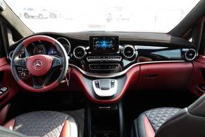 Vehículo Certificado Nuevo con Cero Kilometraje/Km y un Acabado Impecable en Negro, Mercedes-Benz V250 VIP Luxury 2022, Motor de 2.0L y 4 Cilindros, Tracción Trasera - Product Image 2