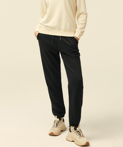 Gemaakt In China Inthek 100% Polyester Wasbare Casual Dames Essentiële Mid-Taille Lente Joggingbroek Zwart - Product Image 2