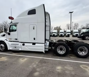 Best!! 2022 2023 2024 Used Conventional Sleeper <b>Truck</b> 579 SemiSleeper <b>Truck</b> Heavy Duty Head Industrial Logistics Cargo Transport - Product Image 3