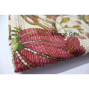 Colcha/Edredón Kantha Tradicional Hecha a Mano con Estampado de Aves y Bordado Floral, para Decoración del Hogar, Lavable - Product Image 4
