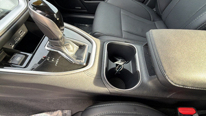 Subaru Legacy Limited 2025 certifiée, propre et en bon état, faible kilométrage, transmission automatique, sièges en cuir, sans accident et sans défaut. - Product Image 6