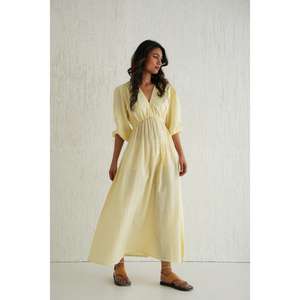 Vestido largo de algodón amarillo pastel liso para mujer, estilo gótico floral, cuello en V, cintura natural, manga corta, informal, de verano, lavable digitalmente. - Product Image 2