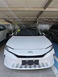 Voitures d'occasion 2026 Hybrid 2.0 HE Sedan Sport, boîte de vitesses automatique, propulsion arrière, couleur foncée, meilleur prix essence - Product Image 2