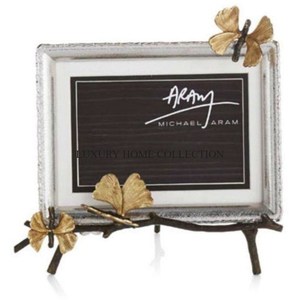 Stylish Decorative Metal Photo <b>Frame</b> with Modern Design and Unique Finished Perfect for Displaying Photos in Any Decor Setting - Product Image 4