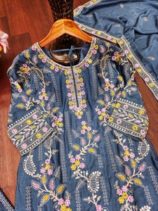 Traje Chinon Sharara bordado de nuevo diseñador con trabajo bordado de secuencia Stich completo con trabajo de bordado pesado elástico - Product Image 6