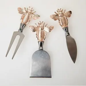 Juego de cuchillos para queso con mango dorado en espiral, de acero inoxidable, diseño elegante y duradero, perfecto para la mesa, el hogar y la cocina, de la India. - Product Image 5