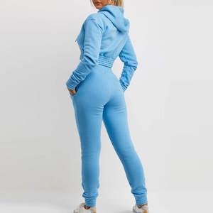 Vente en gros de sweats à capuche courts pour femmes en couleur unie, sur mesure, OEM, étiquette privée, fabricant de sweats à capuche courts et de shorts - Product Image 2