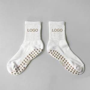 Meias de Pilates Personalizadas de Alta Qualidade com Design de Logo Antiderrapante e Logo Bordado Meias de Esporte Yoga - Product Image 2