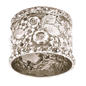 Servilletero Chapado en plata grabado resistente al precio al por mayor, servilletero de Metal de nuevo estilo para decoración de mesa de boda occidental - Product Image 1