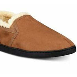 Pantofole da uomo Gold Toe a punta chiusa, taglia piccola, in finta pelle scamosciata con doppio strato e fodera in pelliccia sintetica, colore beige scuro - Product Image 3