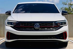 รถยนต์ Volkswagen Jetta GLI รุ่นฉลองครบรอบ 40 ปี ปี 2025 สภาพดี ใช้งานน้อย - Product Image 2