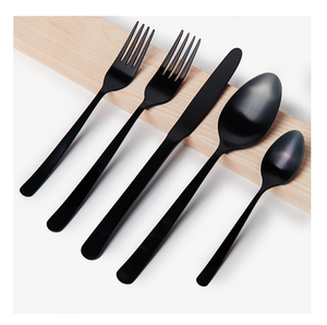 Juego de cubiertos de 5 con juego de cubiertos de cena de metal negro para cocina y cuchara de acero espejado para el hogar a un costo razonable - Product Image 1