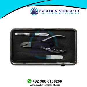 Ensemble de manucure personnalisé 6 pièces avec lime à ongles en cristal, dans un étui en cuir noir Ensemble de manucure haut de gamme Prix ​​abordable - Product Image 2