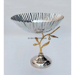 Bol de service et de décoration de forme ronde en verre transparent transparent avec poignée de designer unique en métal plaqué or d'Inde - Product Image 5