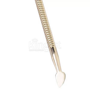 Pousse-cuticules lisse et fin pour des extrémités nettes et plates, avec une courbe confortable - Product Image 5