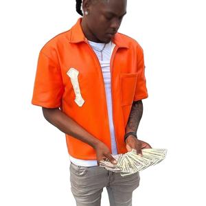 เสื้อเชิ้ตฮิปฮอปหนัง PU สำหรับผู้ชายแขนสั้นผ้าสักหลาดกันยับออกแบบได้ตามต้องการสำหรับ2024 - Product Image 1