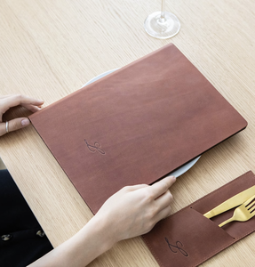 Carpeta de menú de madera de tamaño personalizado con anillas para café, bar y restaurante, soporte de menú marrón con encuadernación de cuero para restaurante - Product Image 5